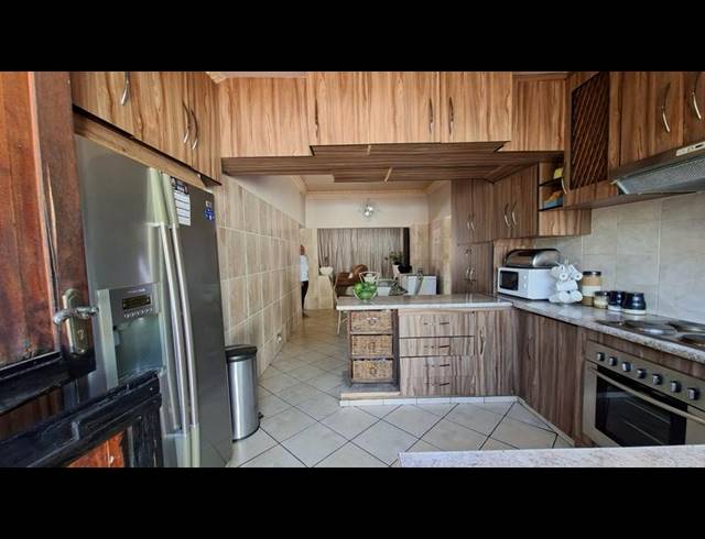 4 BEDROOM HOUSE FOR SALE IN BOOYSENS